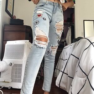 light wash ripped jean with patches✨✨